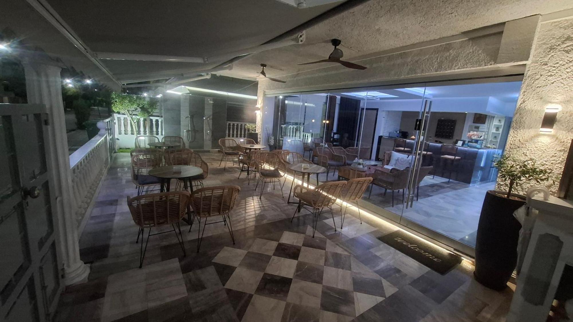 Hotel Kostas Olympiakí Aktí Exteriér fotografie