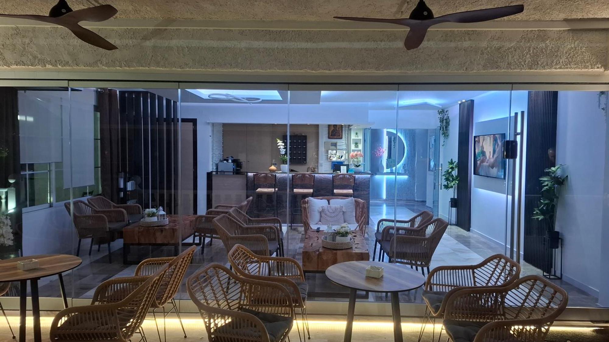 Hotel Kostas Olympiakí Aktí Exteriér fotografie